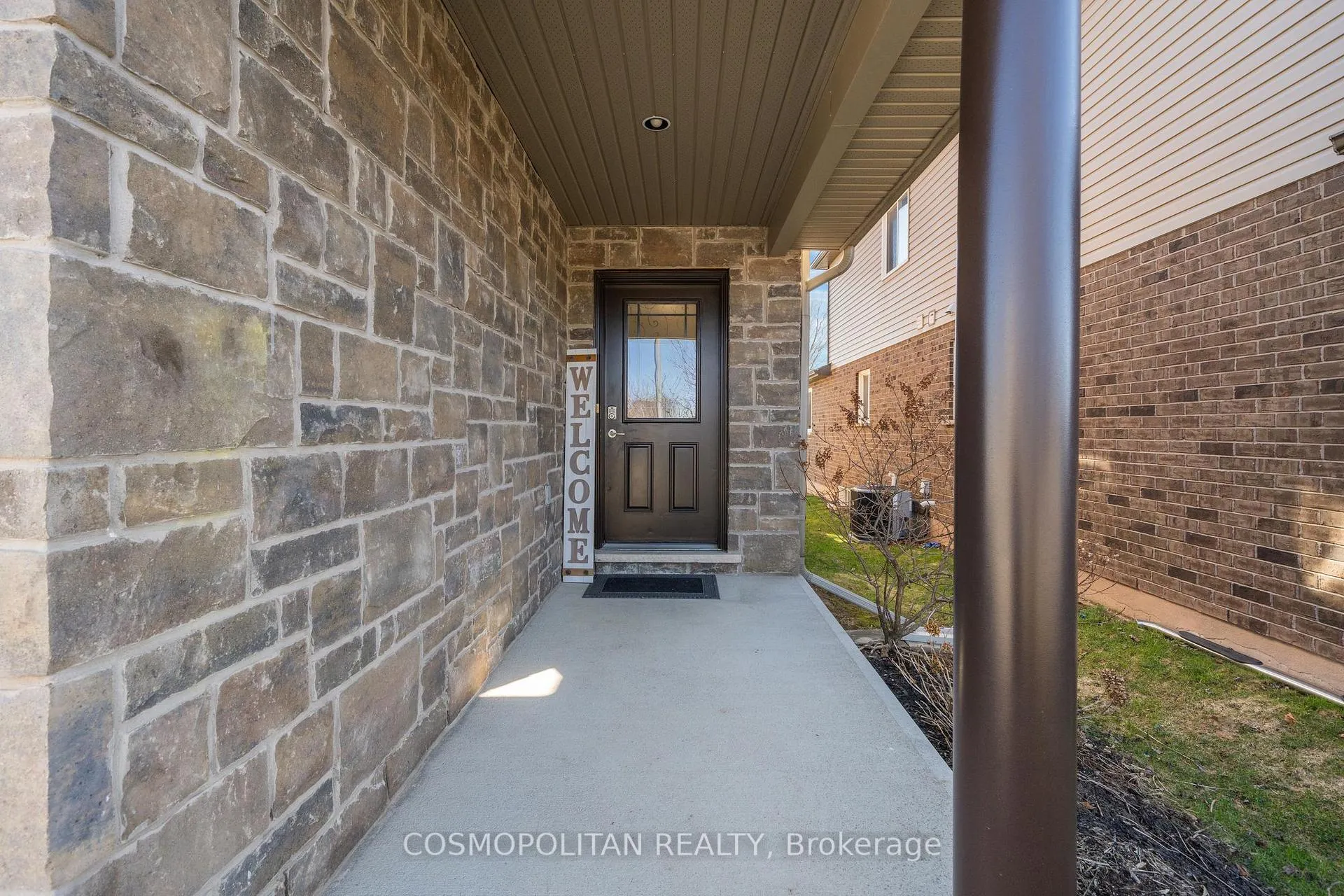 Photo 5 of 8396 Glavcic Drive, Niagara Falls, Forestview — HOMEH