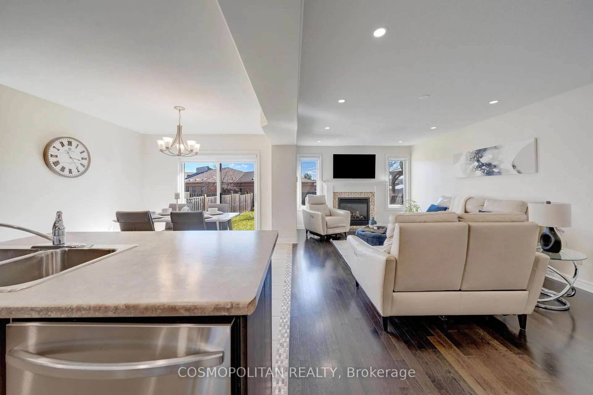 Photo 11 of 8396 Glavcic Drive, Niagara Falls, Forestview — HOMEH