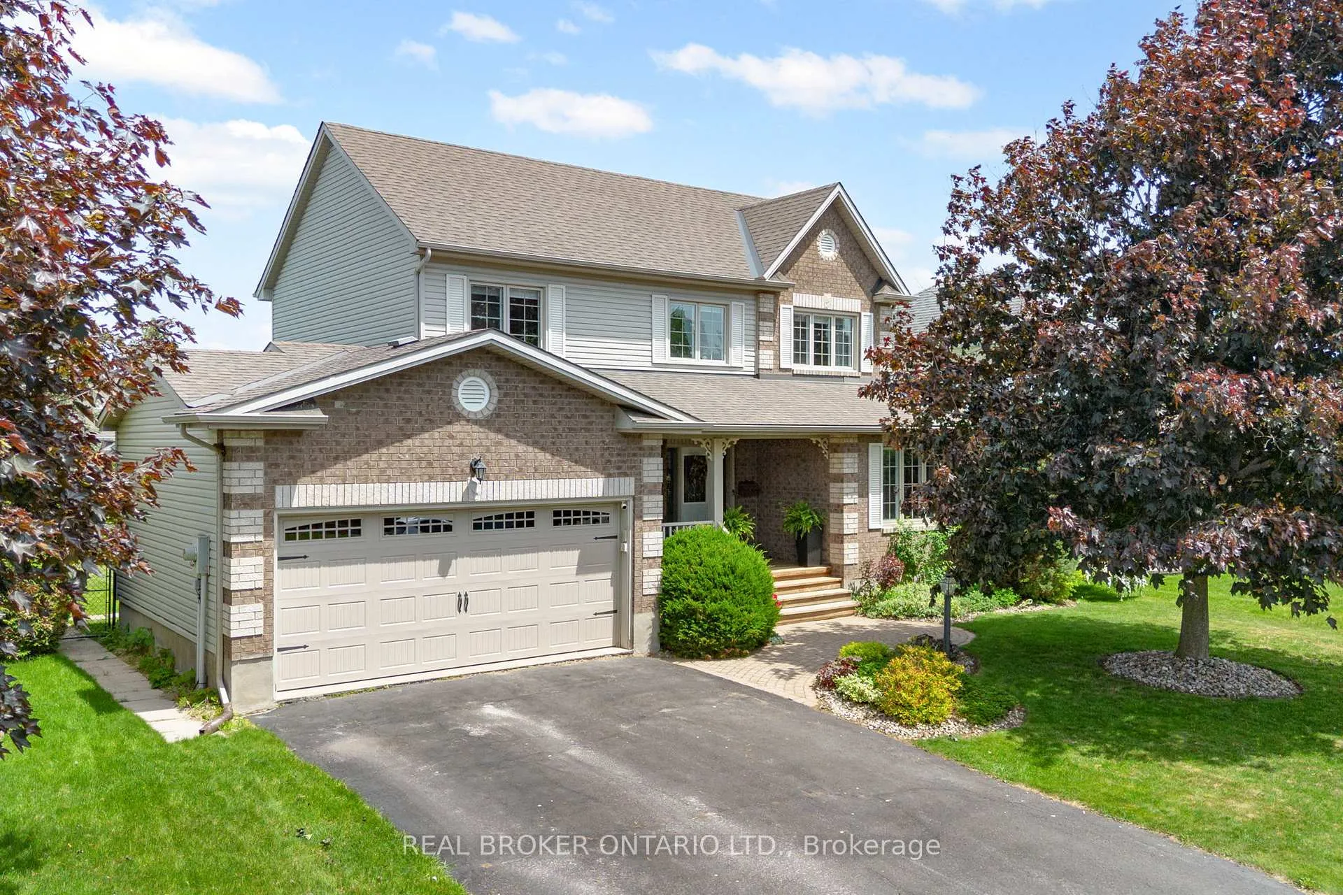 Front of 16 Forest Creek Drive