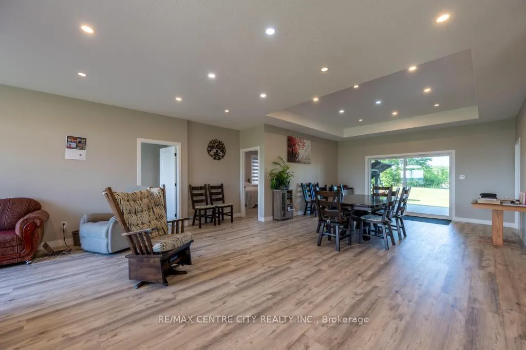 Photo 10 of 22273 Pratt Siding Road, Southwest Middlesex, Glencoe — HOMEH
