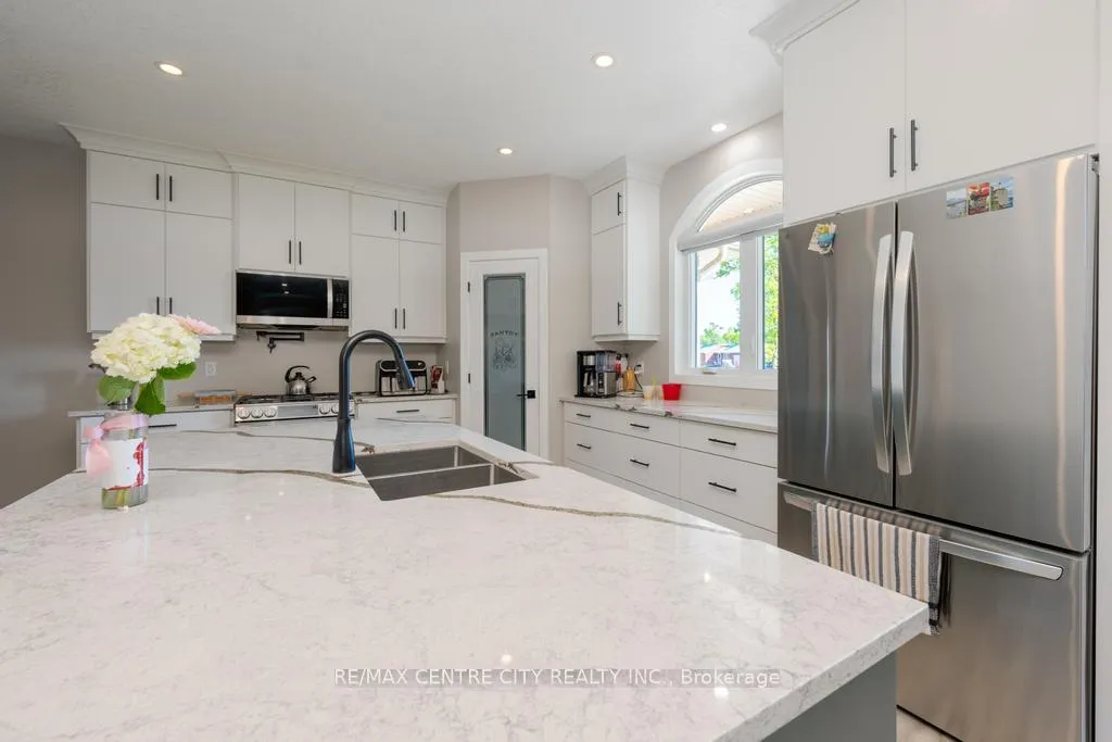 Photo 16 of 22273 Pratt Siding Road, Southwest Middlesex, Glencoe — HOMEH