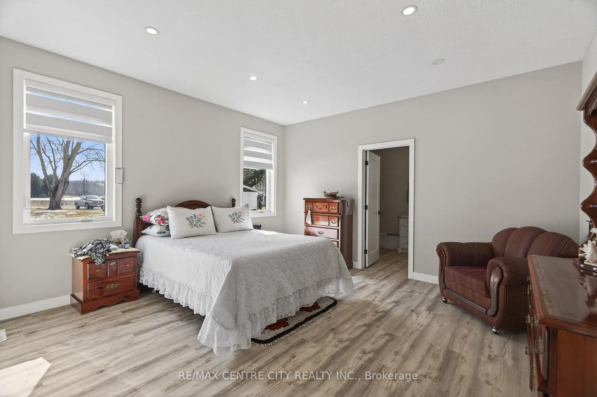 Photo 20 of 22273 Pratt Siding Road, Southwest Middlesex, Glencoe — HOMEH