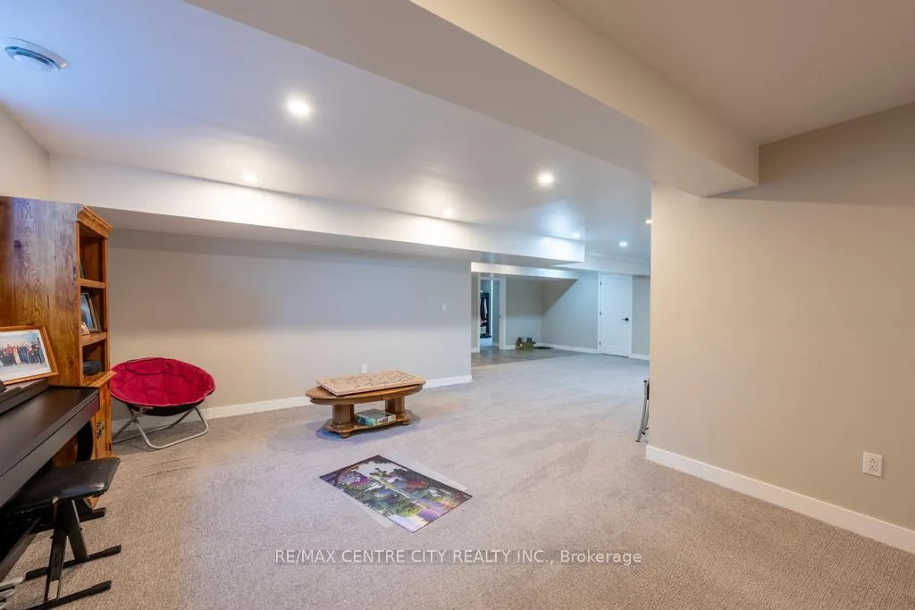 Photo 24 of 22273 Pratt Siding Road, Southwest Middlesex, Glencoe — HOMEH