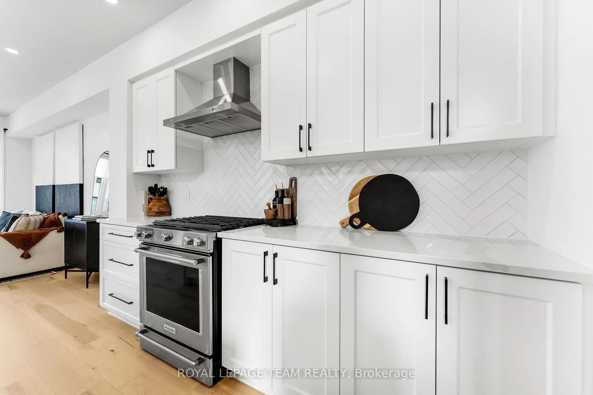 Photo 9 of 808 Chipping Circle, Ottawa, Riverside South/Gloucester Glen — HOMEH