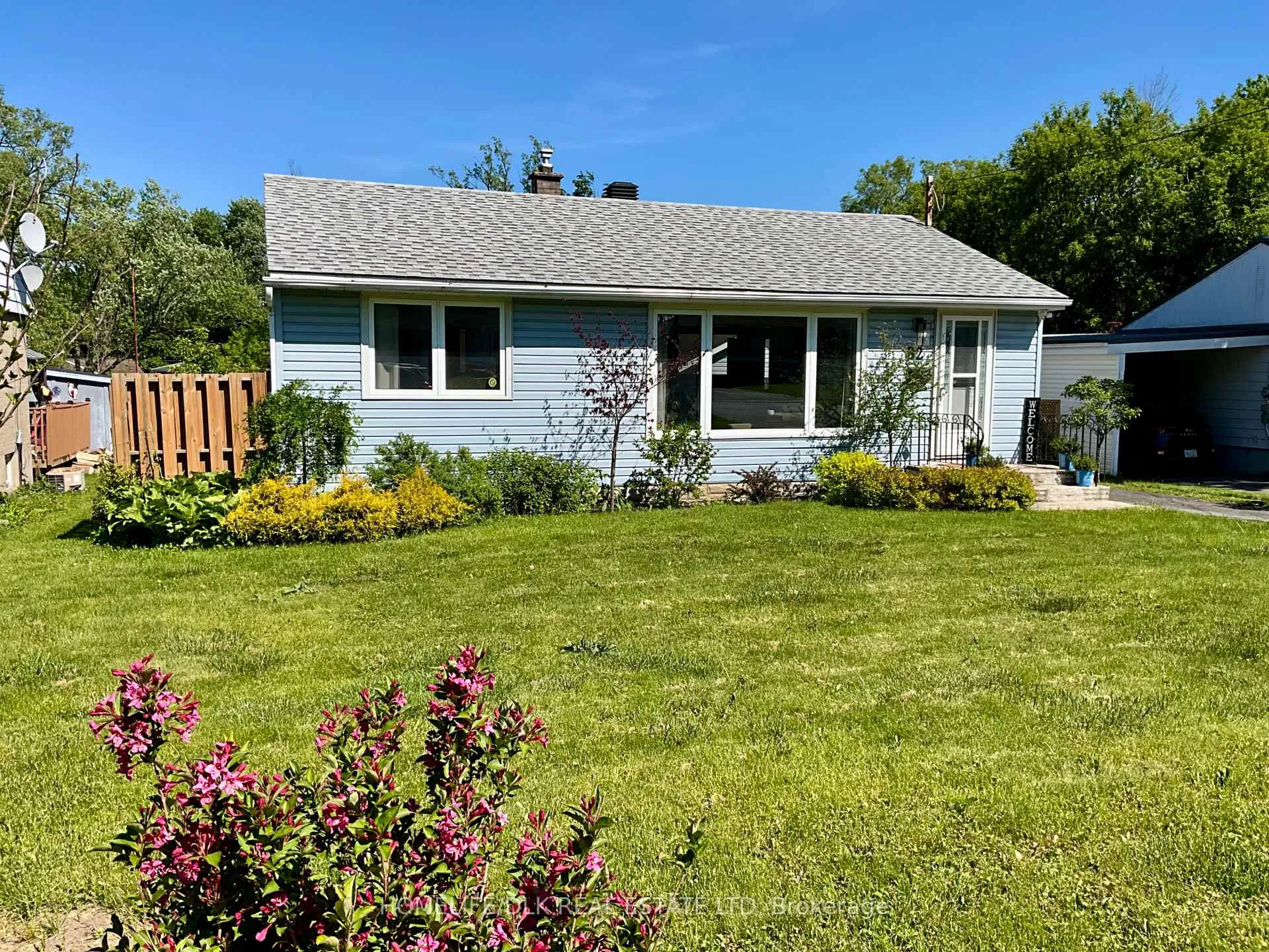 Photo 1 of 82 Brookview Crescent, Brockville — HOMEH