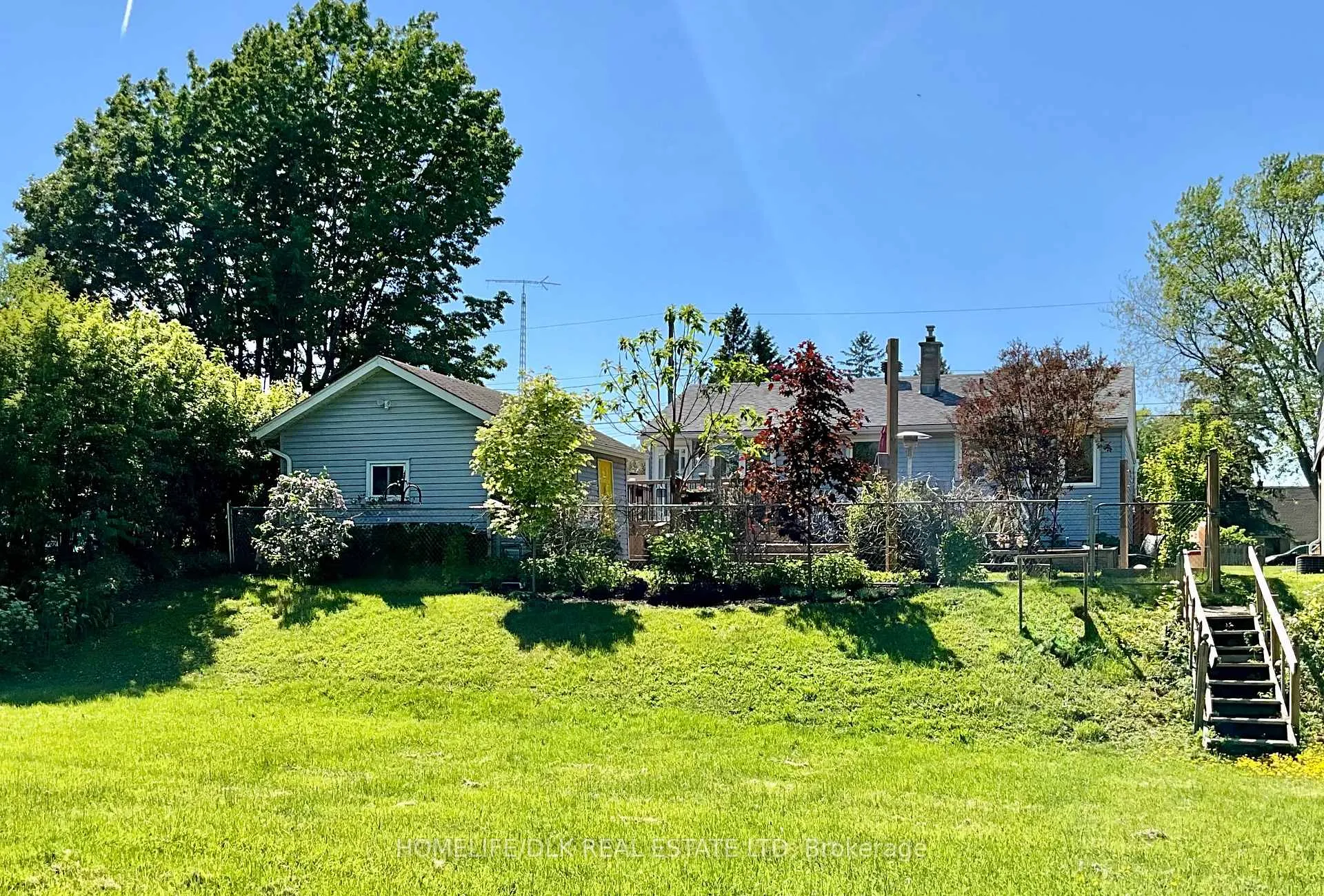 Photo 11 of 82 Brookview Crescent, Brockville — HOMEH