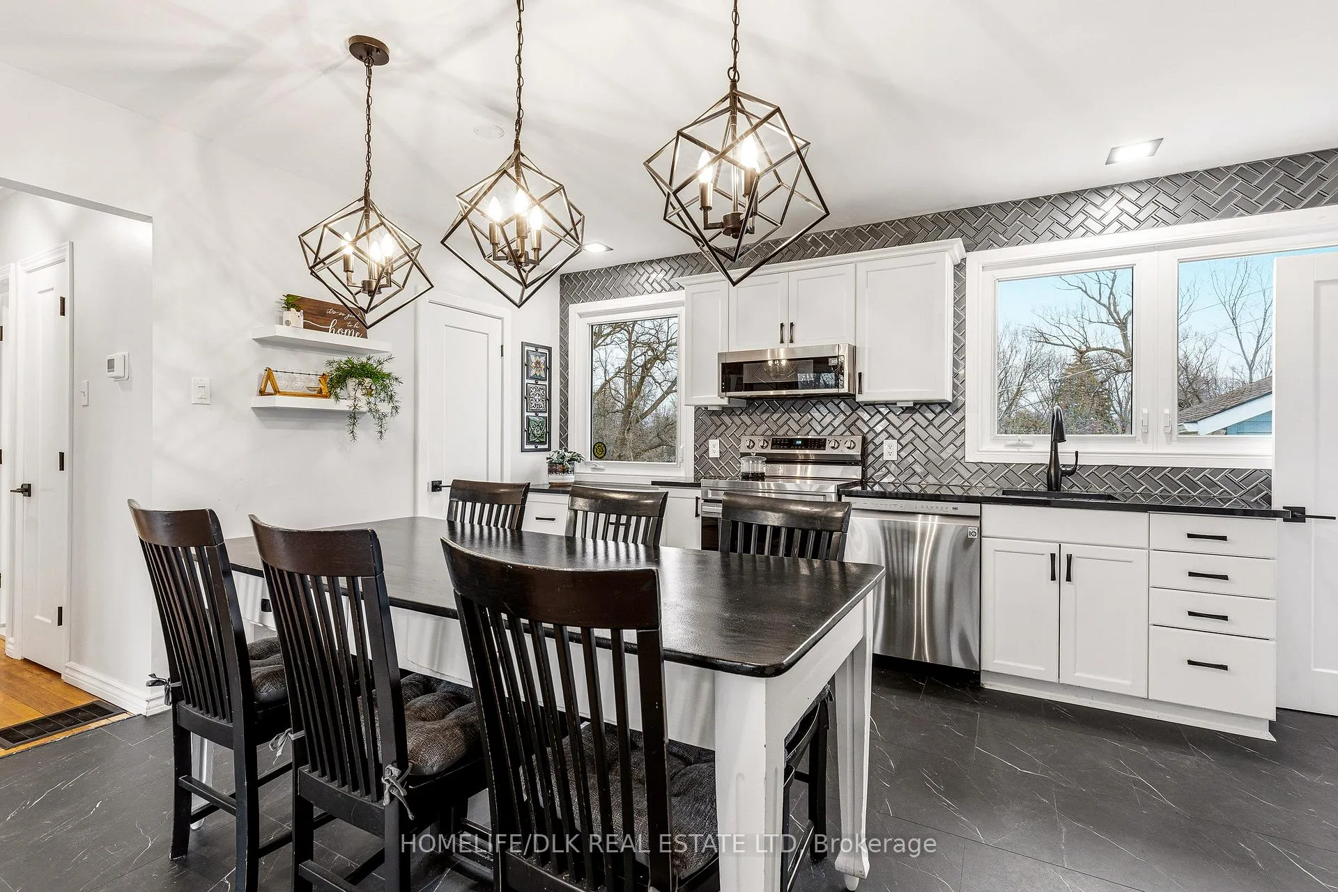 Photo 16 of 82 Brookview Crescent, Brockville — HOMEH