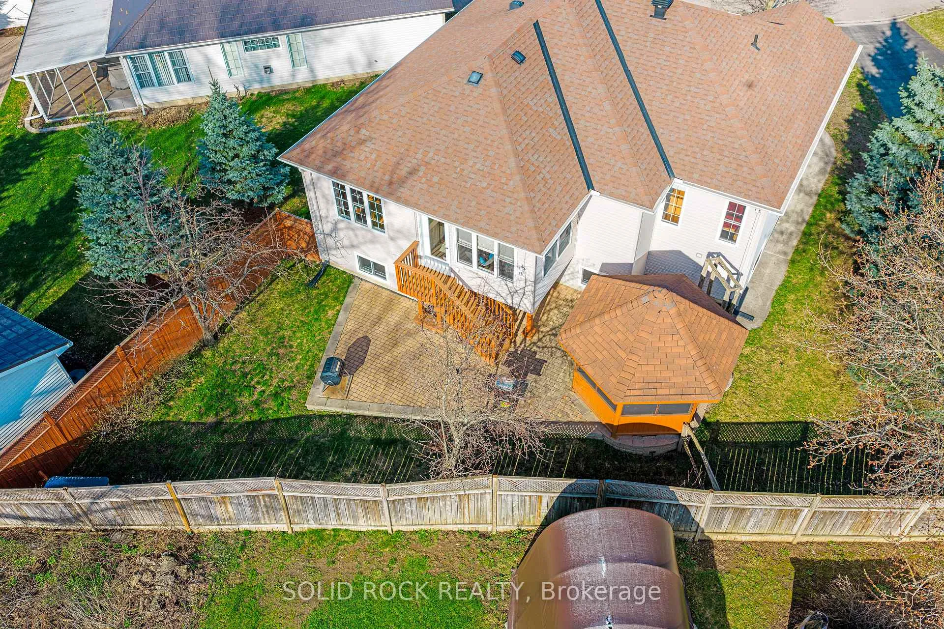 Photo 6 of 26 Regency Place, Brockville — HOMEH