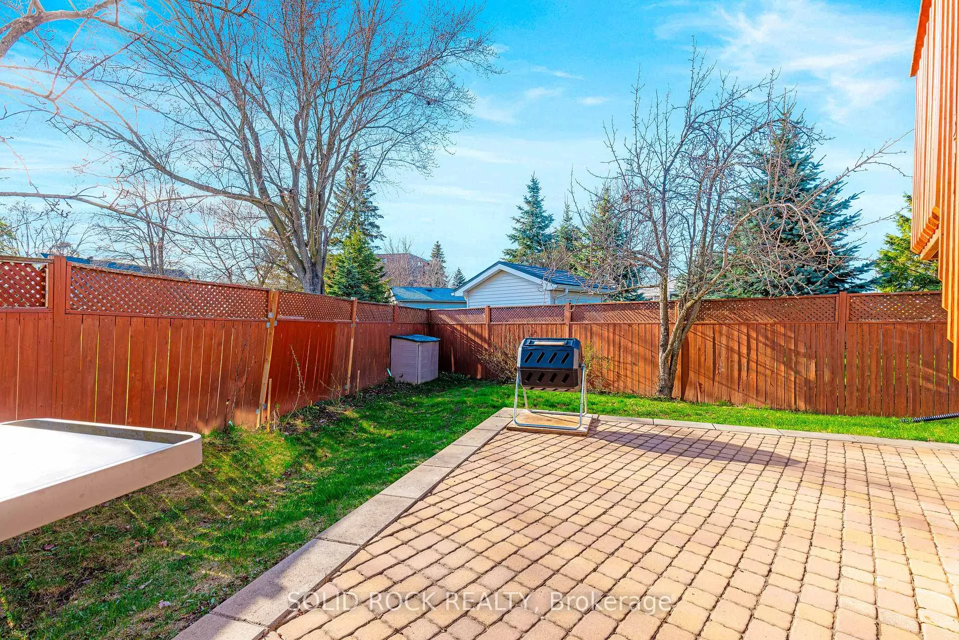 Photo 7 of 26 Regency Place, Brockville — HOMEH
