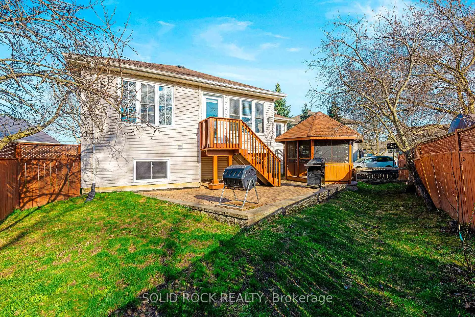 Photo 10 of 26 Regency Place, Brockville — HOMEH