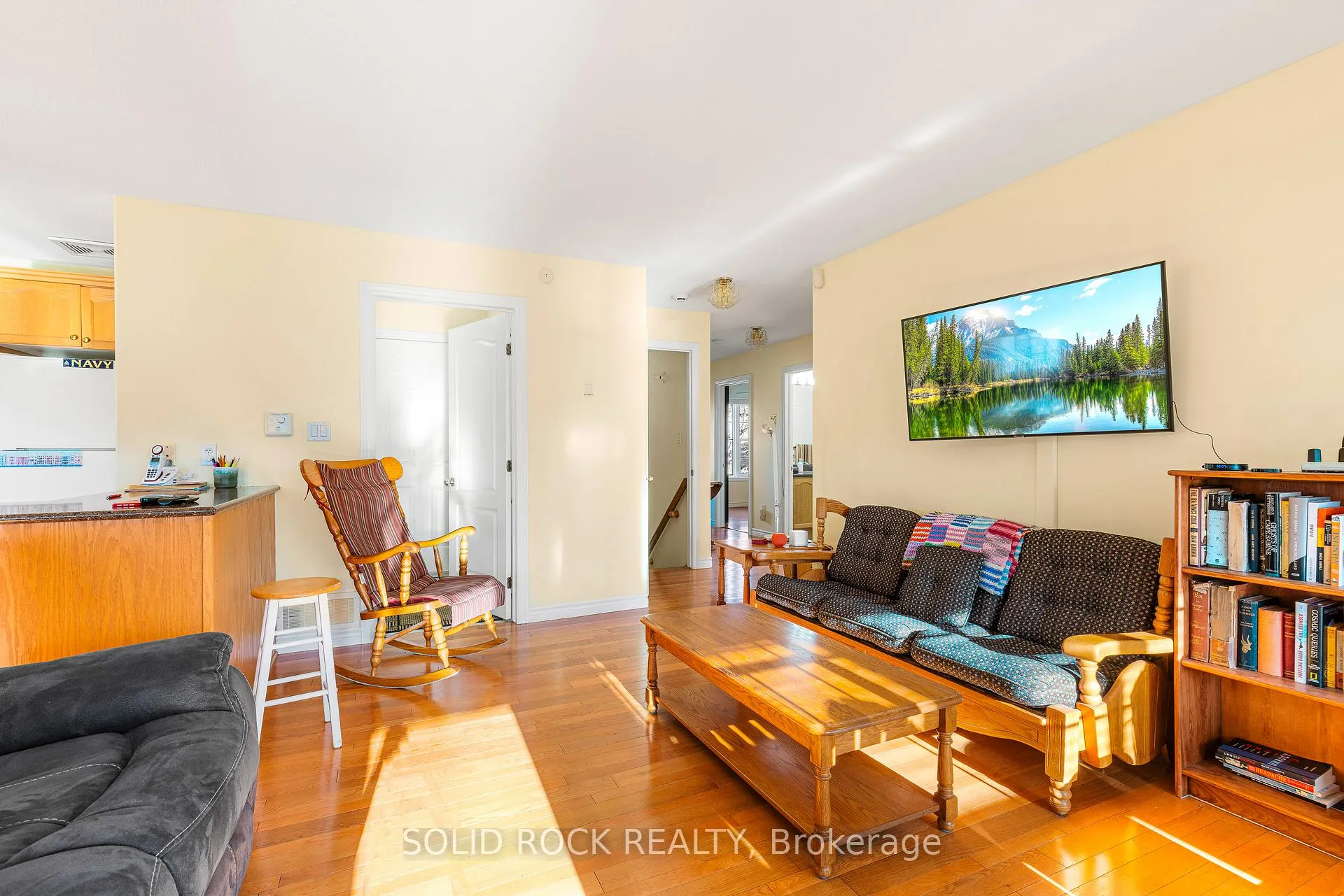 Photo 17 of 26 Regency Place, Brockville — HOMEH