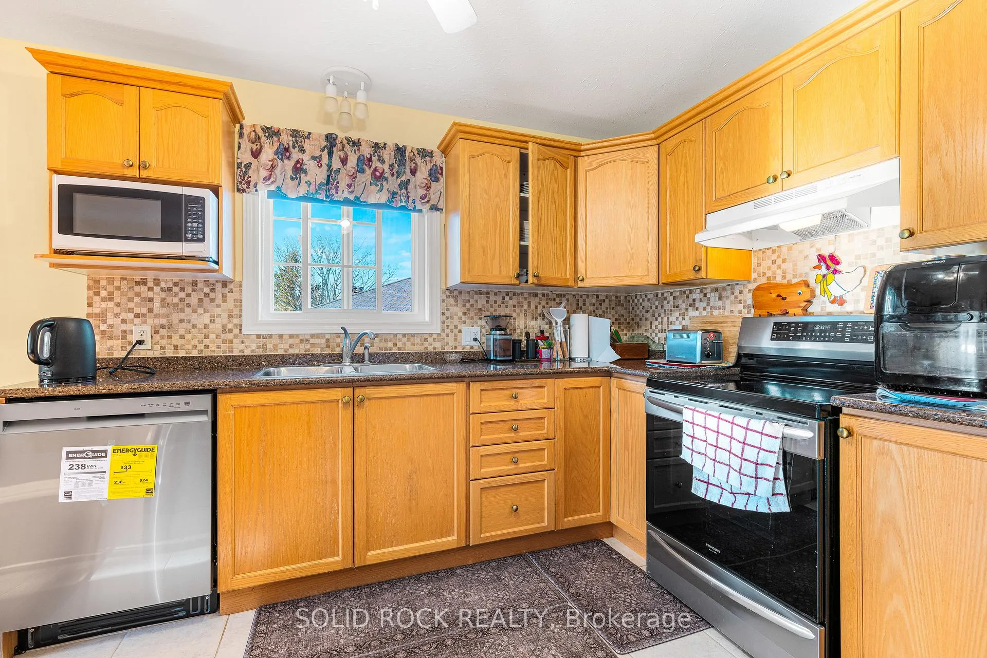 Photo 20 of 26 Regency Place, Brockville — HOMEH