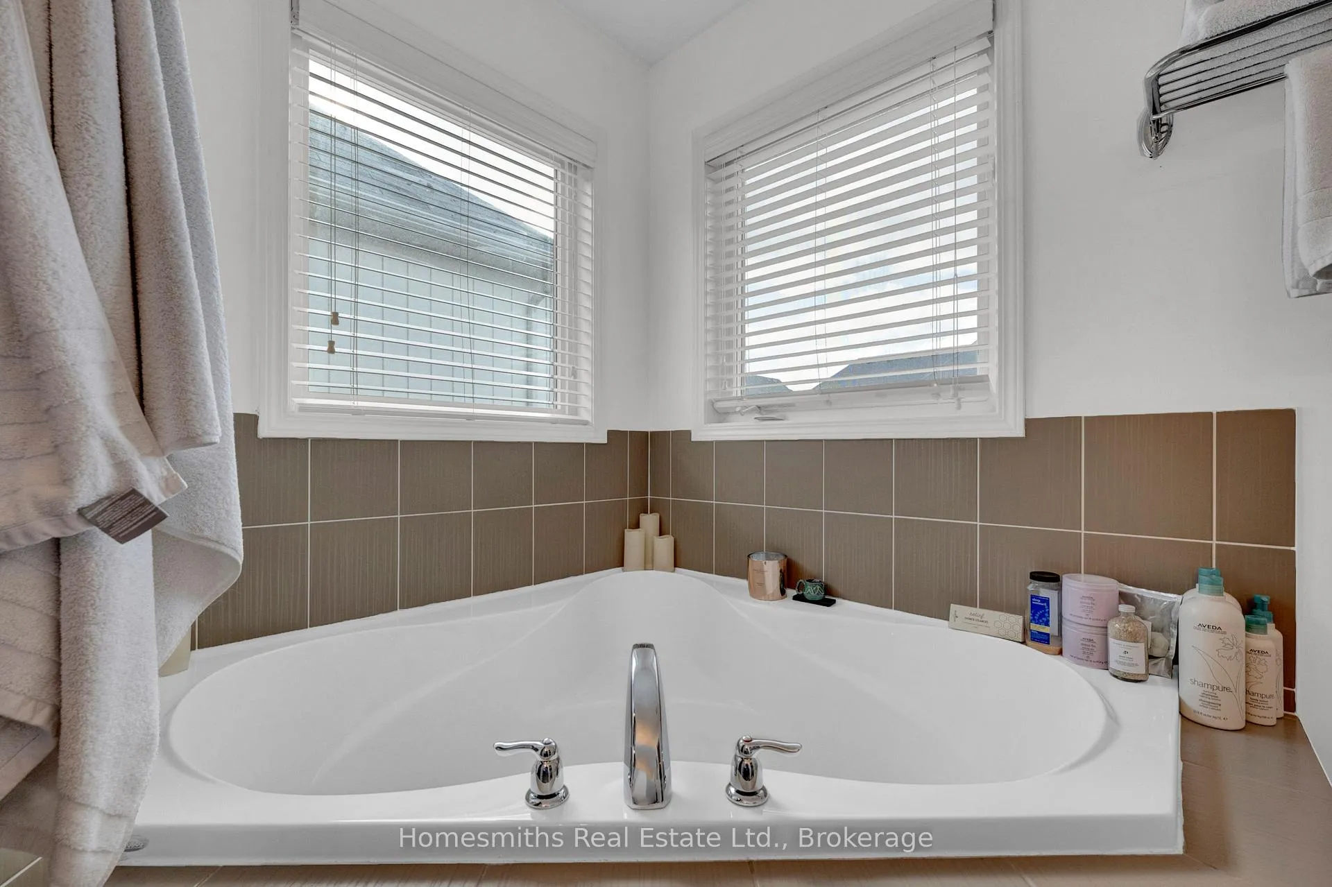 Photo 34 of 74 Sidney Rundle Avenue, Clarington, Bowmanville — HOMEH