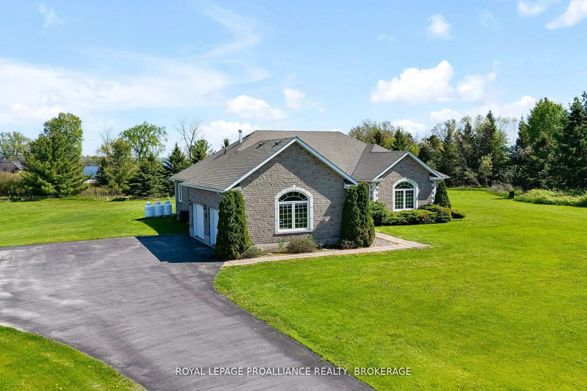 Photo 2 of 61 Conner Drive, Gananoque — HOMEH