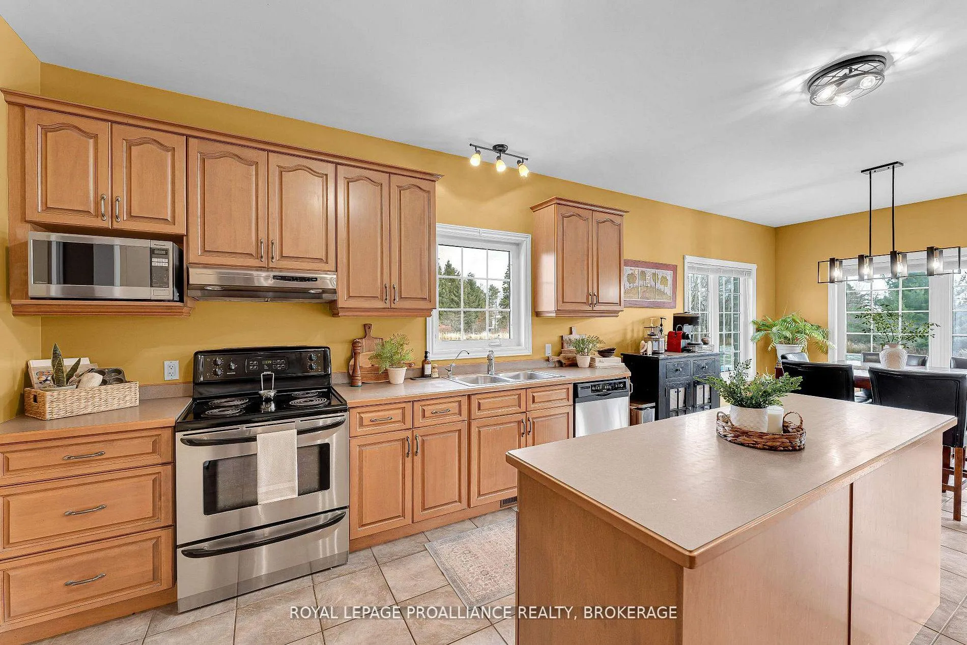 Photo 18 of 61 Conner Drive, Gananoque — HOMEH