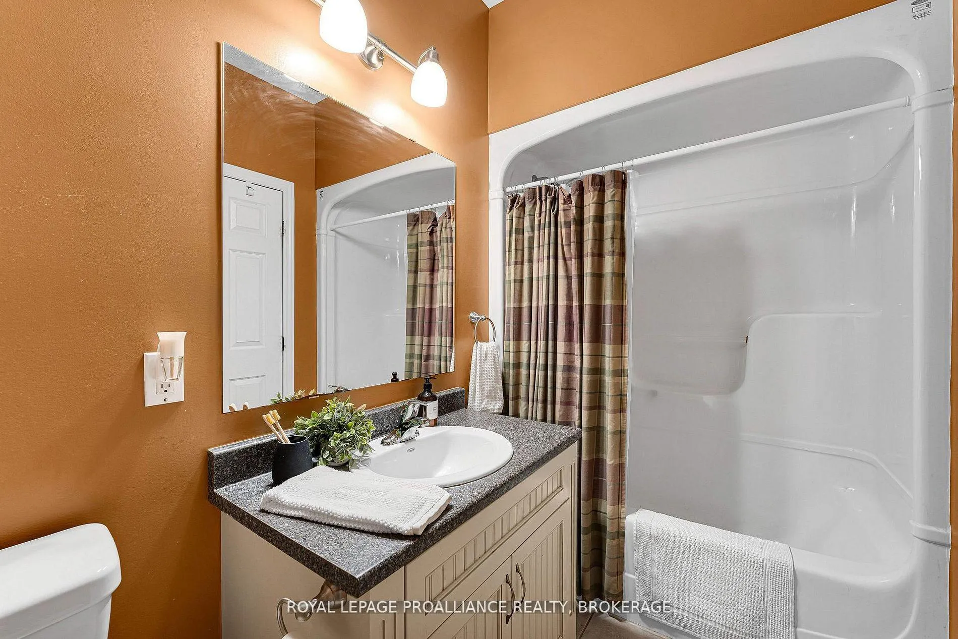 Photo 36 of 61 Conner Drive, Gananoque — HOMEH