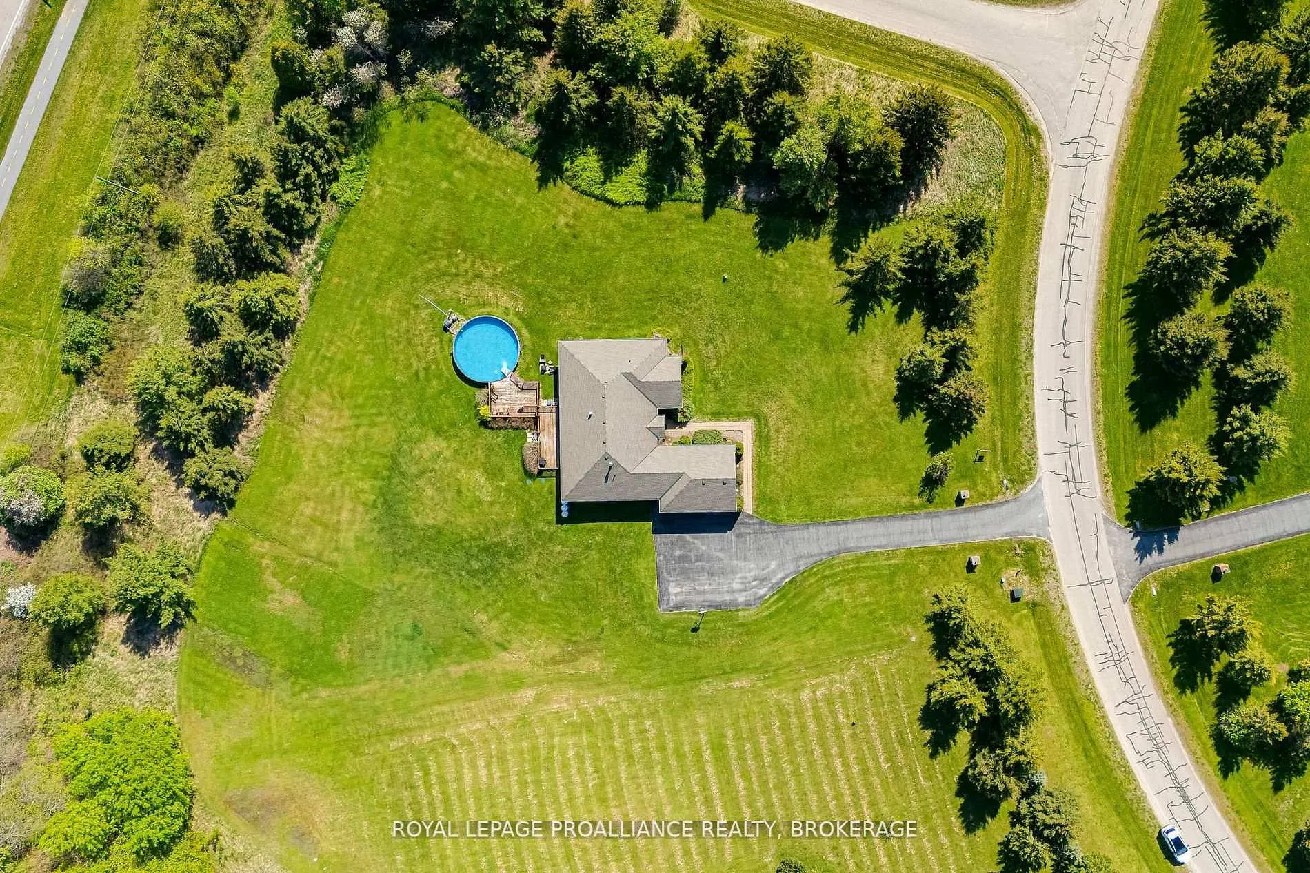 Photo 38 of 61 Conner Drive, Gananoque — HOMEH