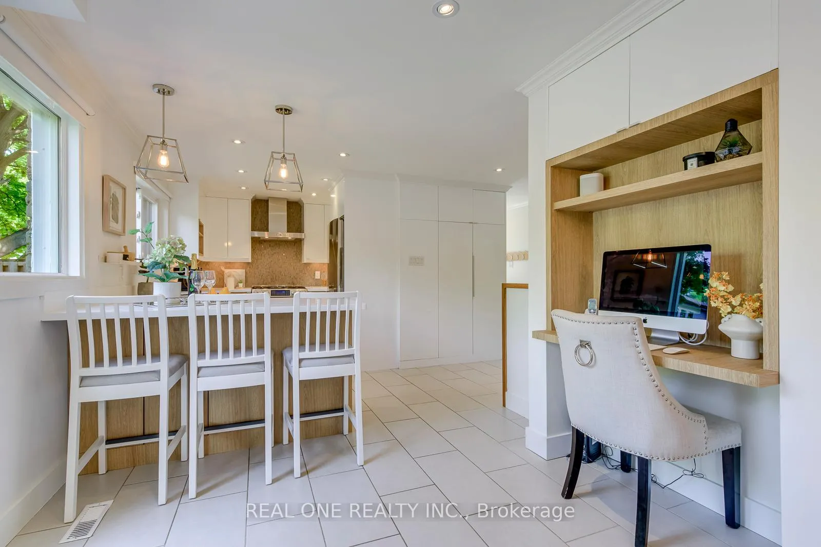 Photo 11 of 165 Arichat Road, Oakville, Ford — HOMEH