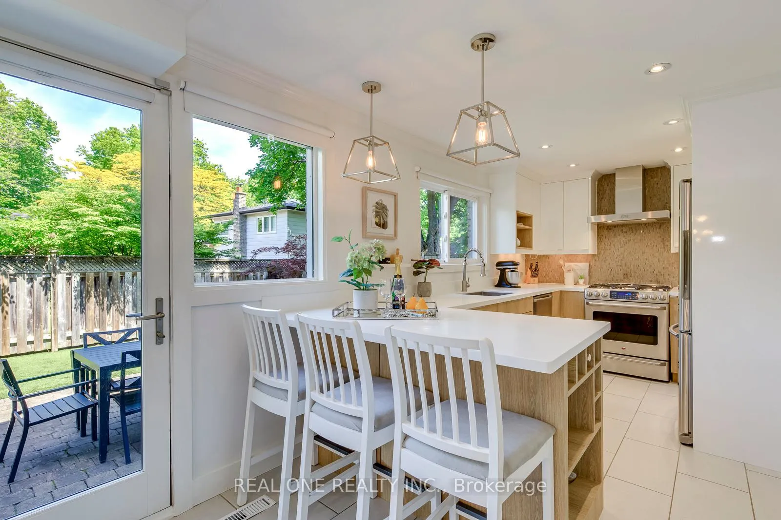 Photo 13 of 165 Arichat Road, Oakville, Ford — HOMEH