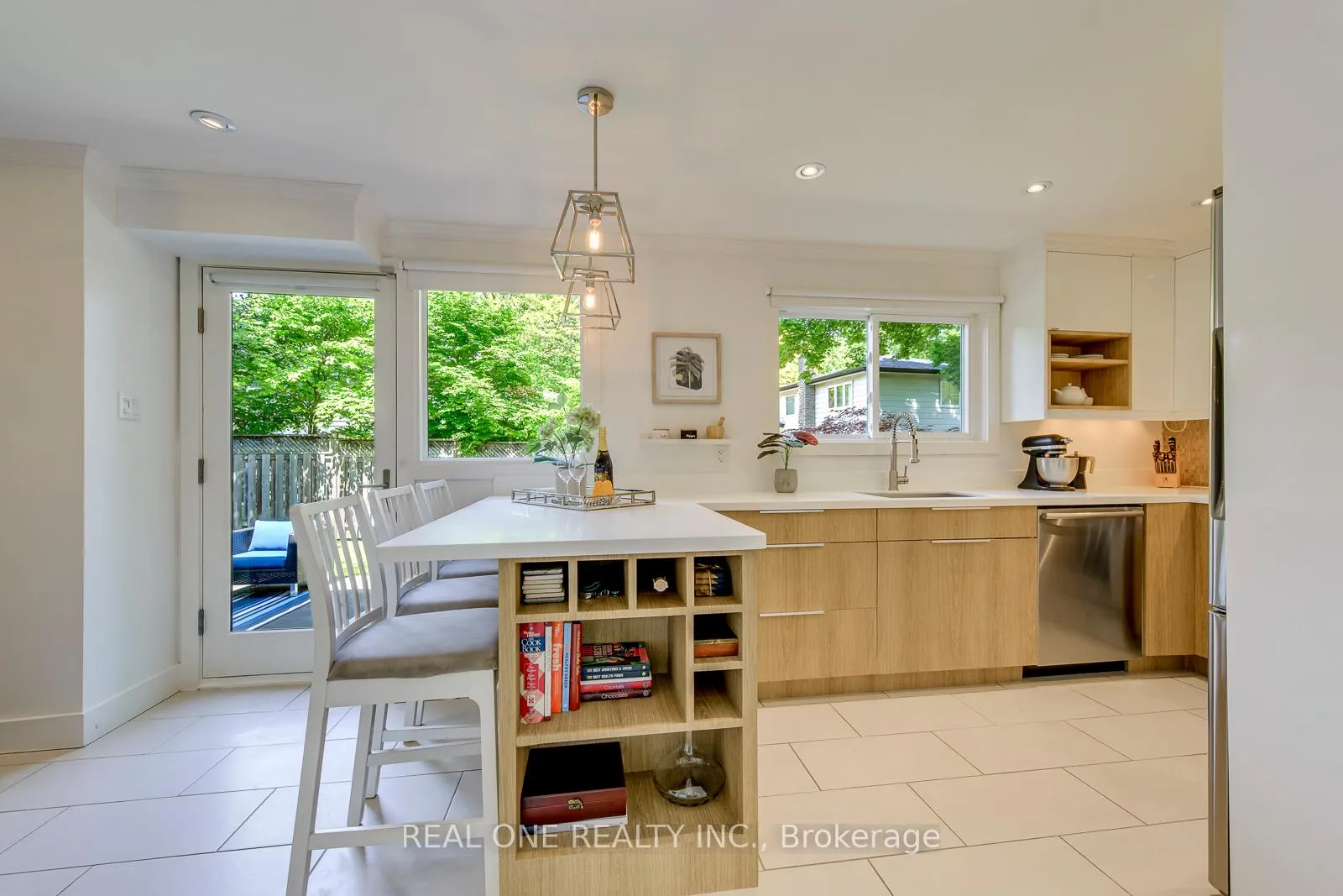 Photo 14 of 165 Arichat Road, Oakville, Ford — HOMEH