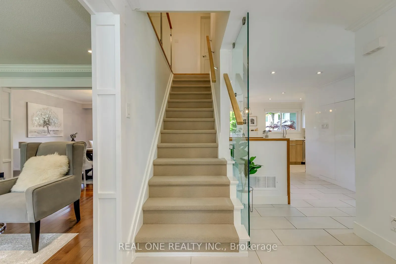Photo 21 of 165 Arichat Road, Oakville, Ford — HOMEH