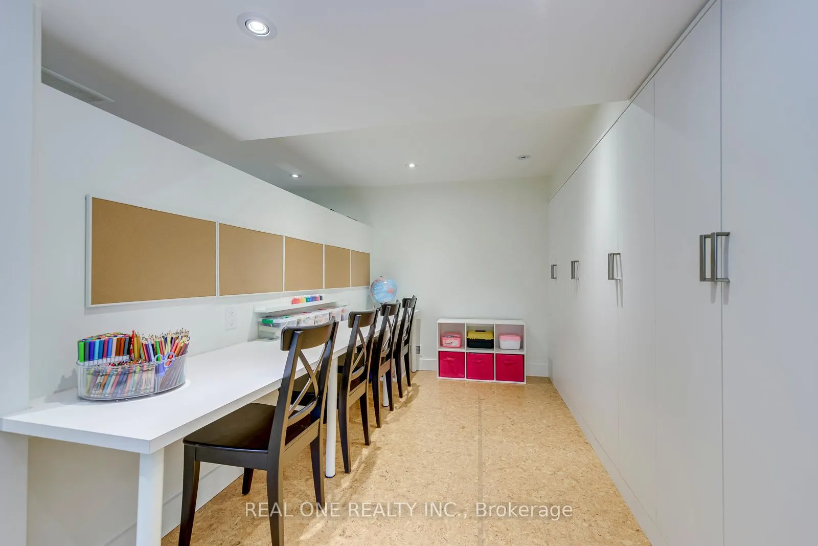 Photo 38 of 165 Arichat Road, Oakville, Ford — HOMEH