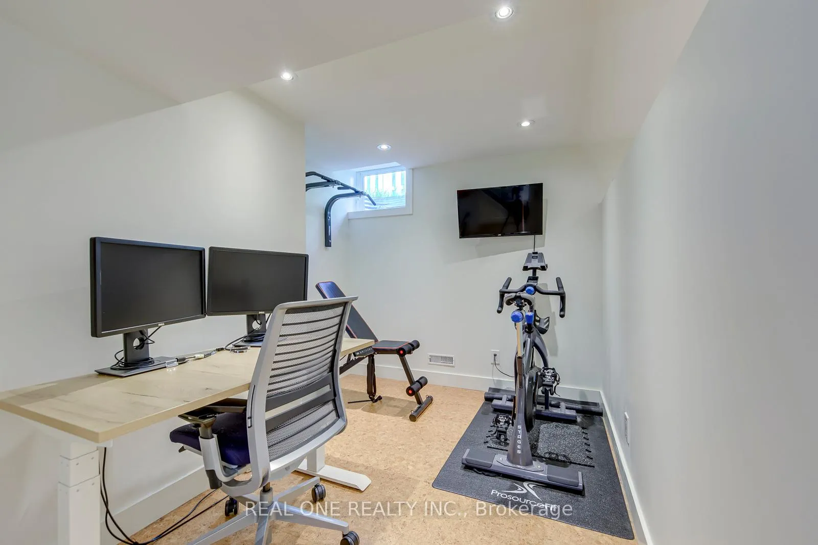 Photo 39 of 165 Arichat Road, Oakville, Ford — HOMEH