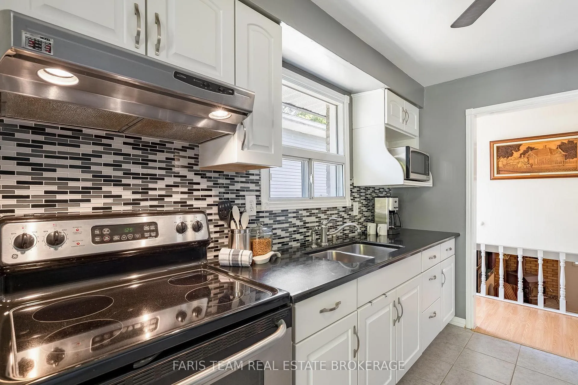Photo 7 of 5 Fitzroy Terrace, Barrie, Allandale Heights — HOMEH