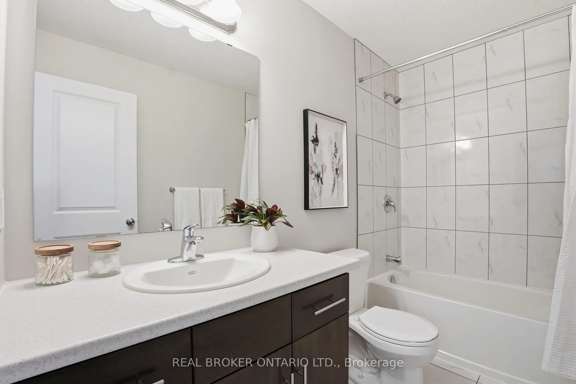 Photo 24 of 28 Isaac Street, Woolwich, Elmira — HOMEH