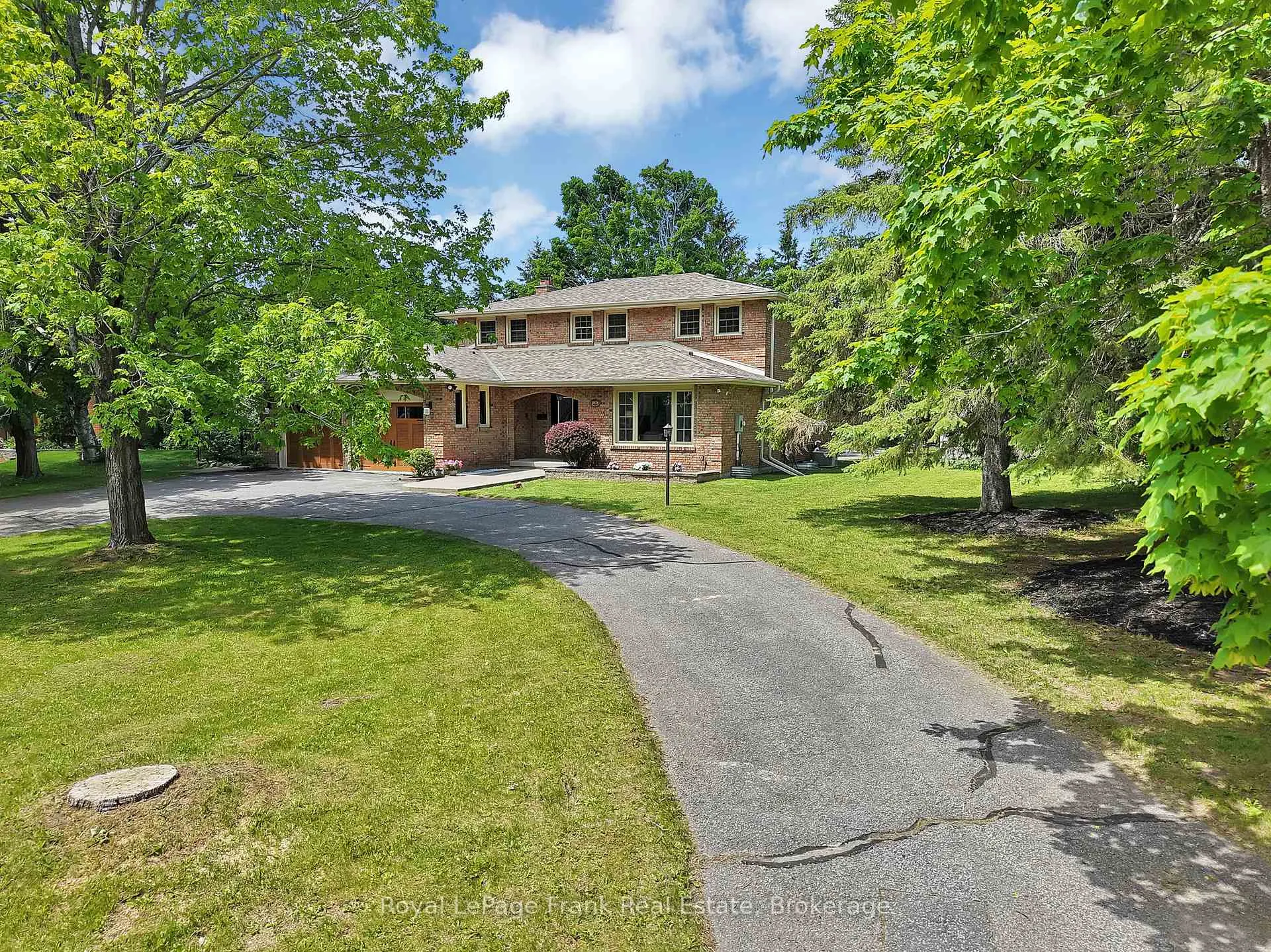 Photo 2 of 1609 Champlain Drive, Peterborough, Northcrest Ward 5 — HOMEH