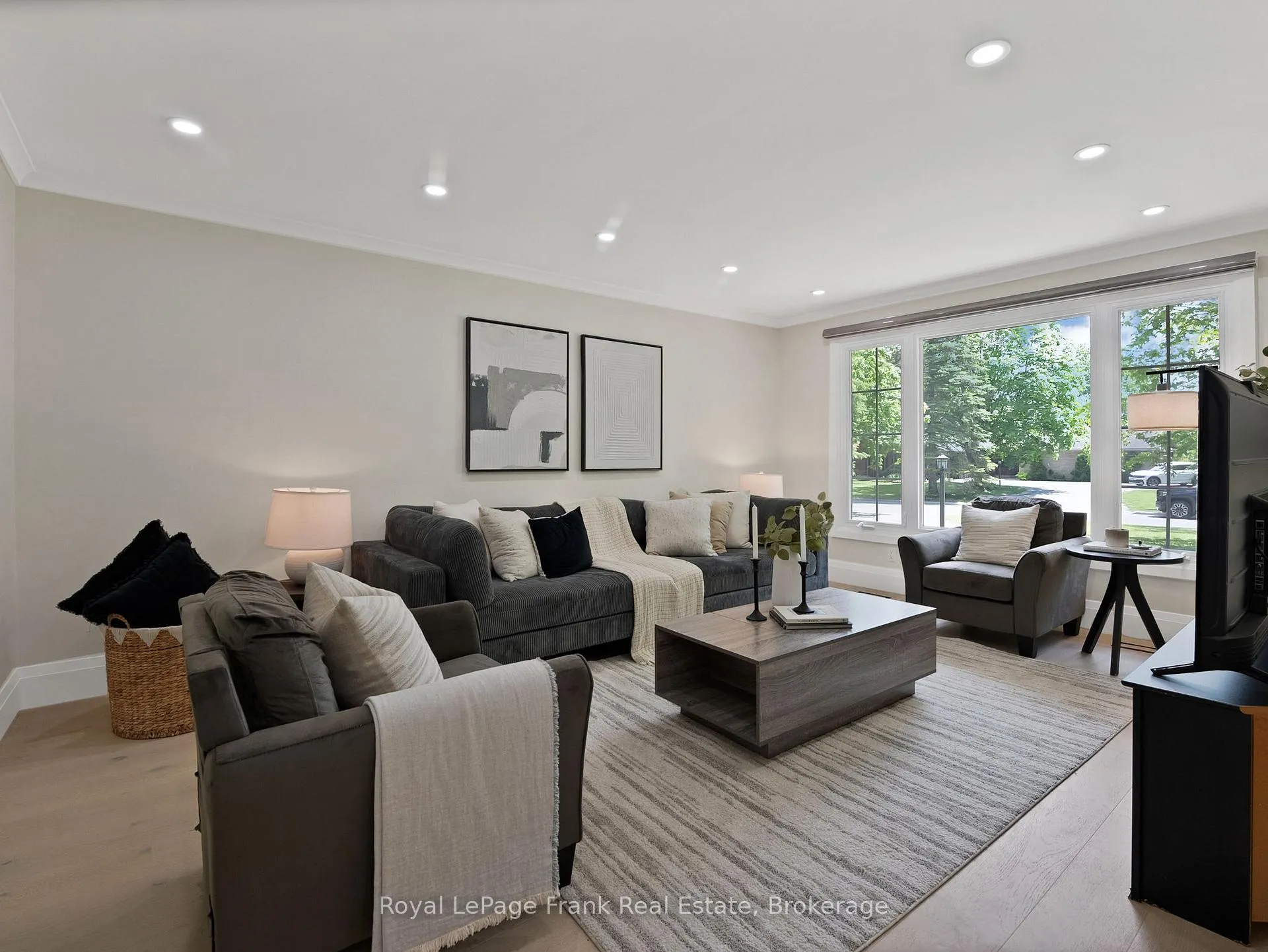 Photo 5 of 1609 Champlain Drive, Peterborough, Northcrest Ward 5 — HOMEH