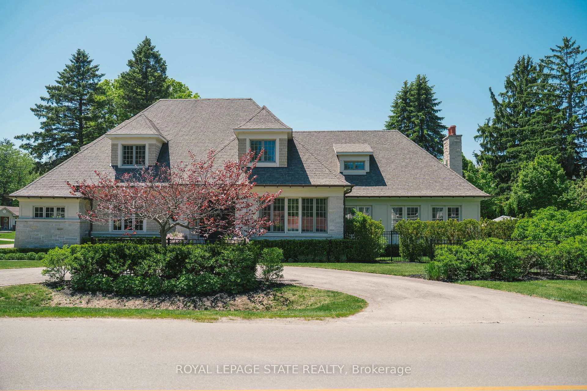 Photo 1 of 147 Beverly Court, Hamilton, Ancaster — HOMEH