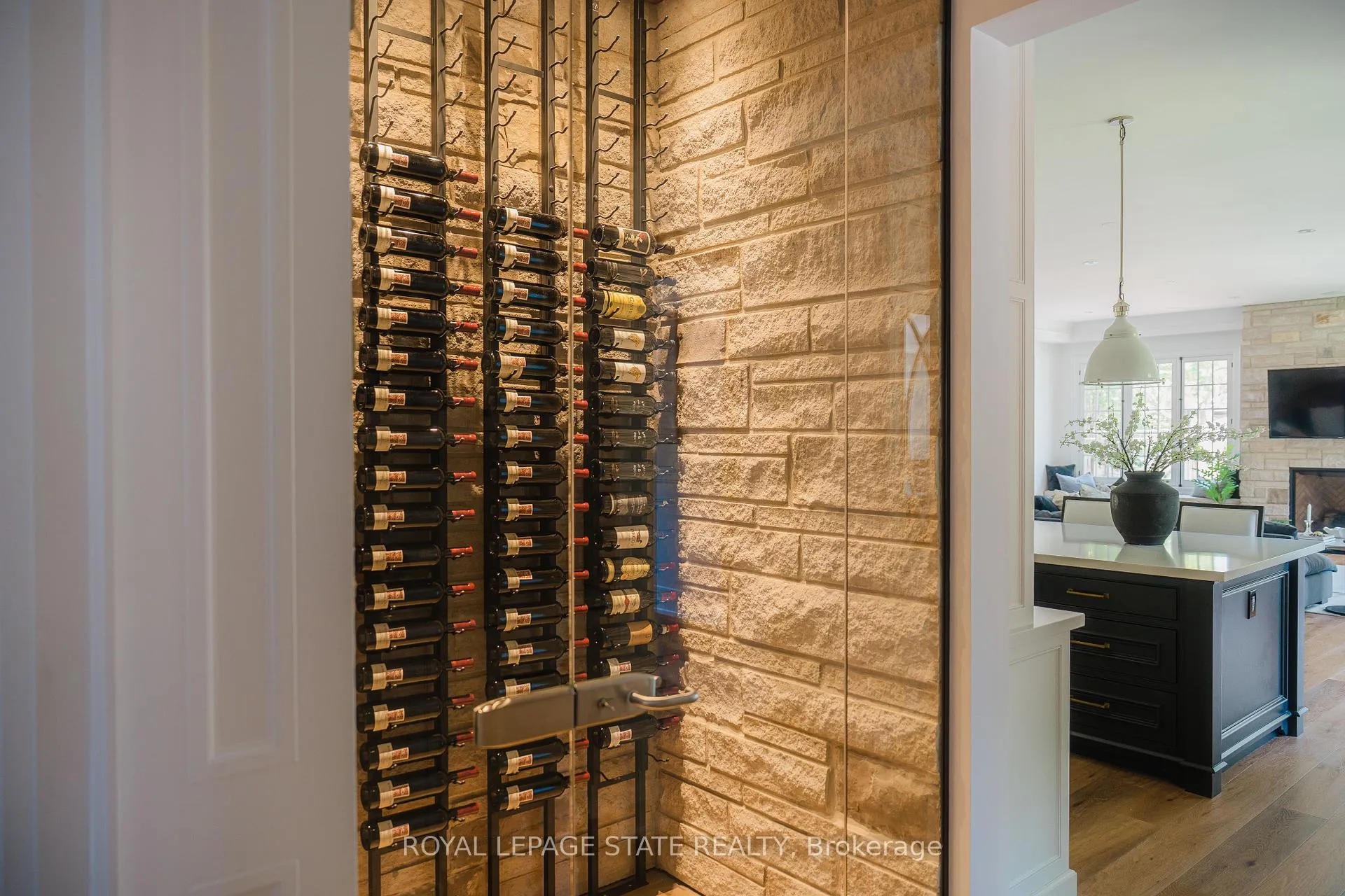 Photo 11 of 147 Beverly Court, Hamilton, Ancaster — HOMEH