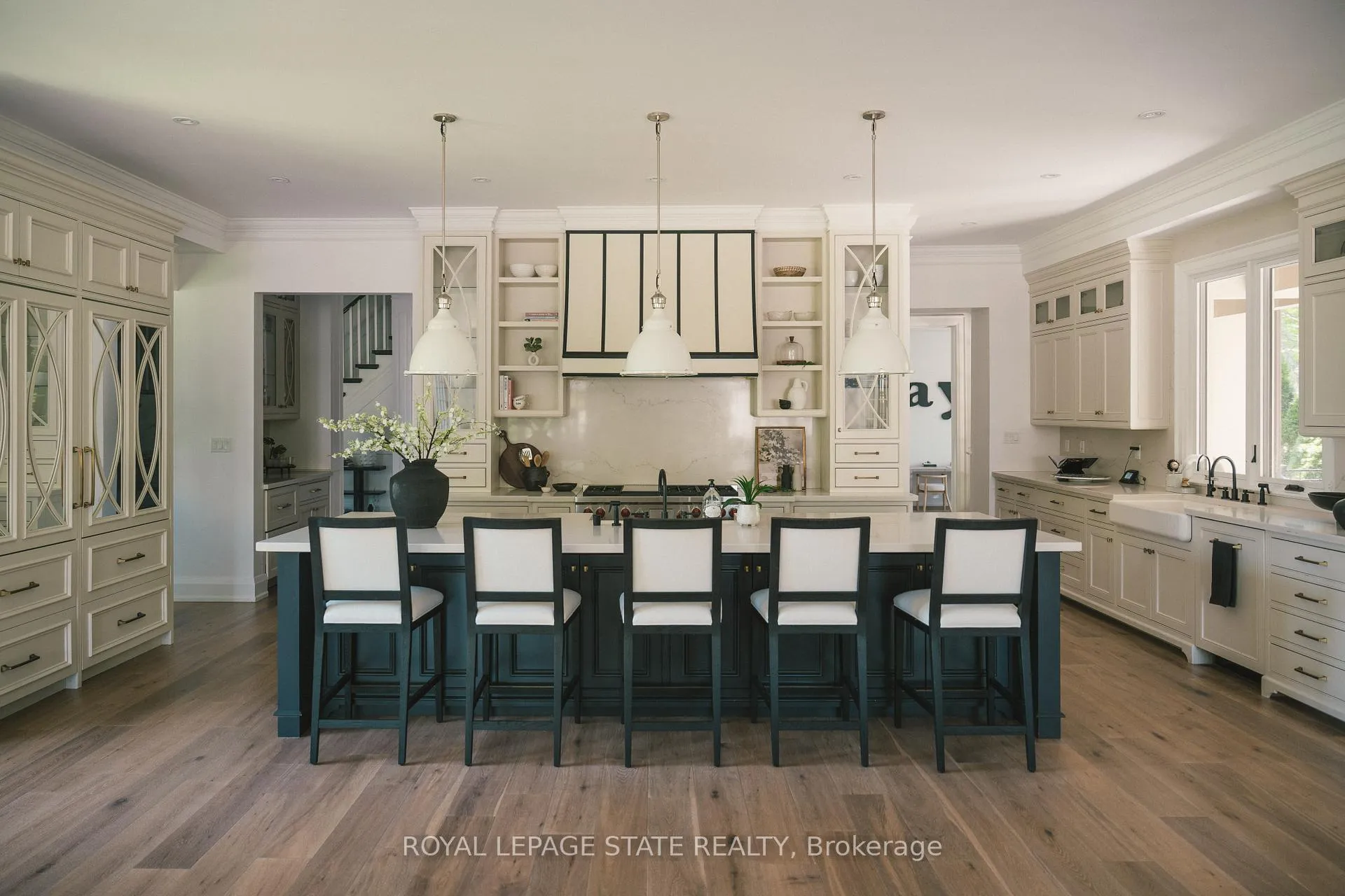 Photo 12 of 147 Beverly Court, Hamilton, Ancaster — HOMEH