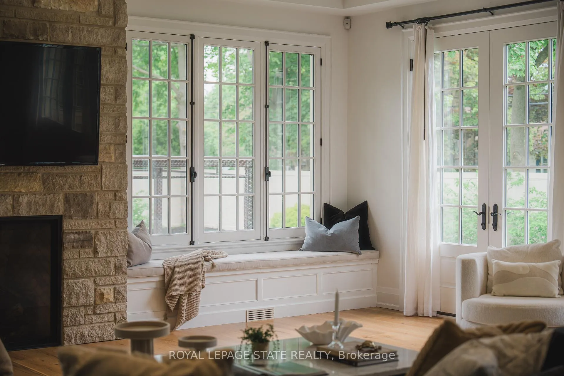 Photo 18 of 147 Beverly Court, Hamilton, Ancaster — HOMEH