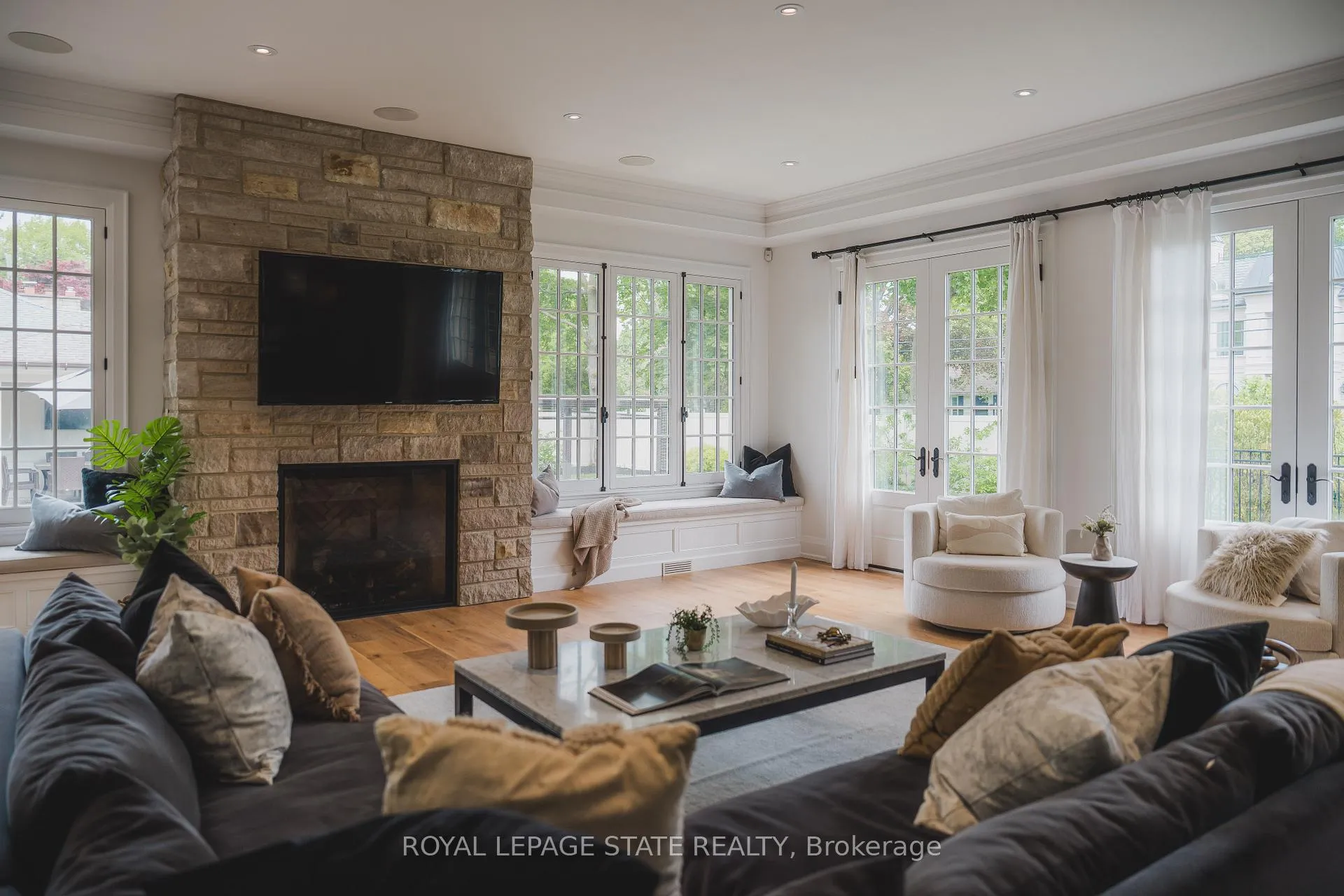 Photo 19 of 147 Beverly Court, Hamilton, Ancaster — HOMEH