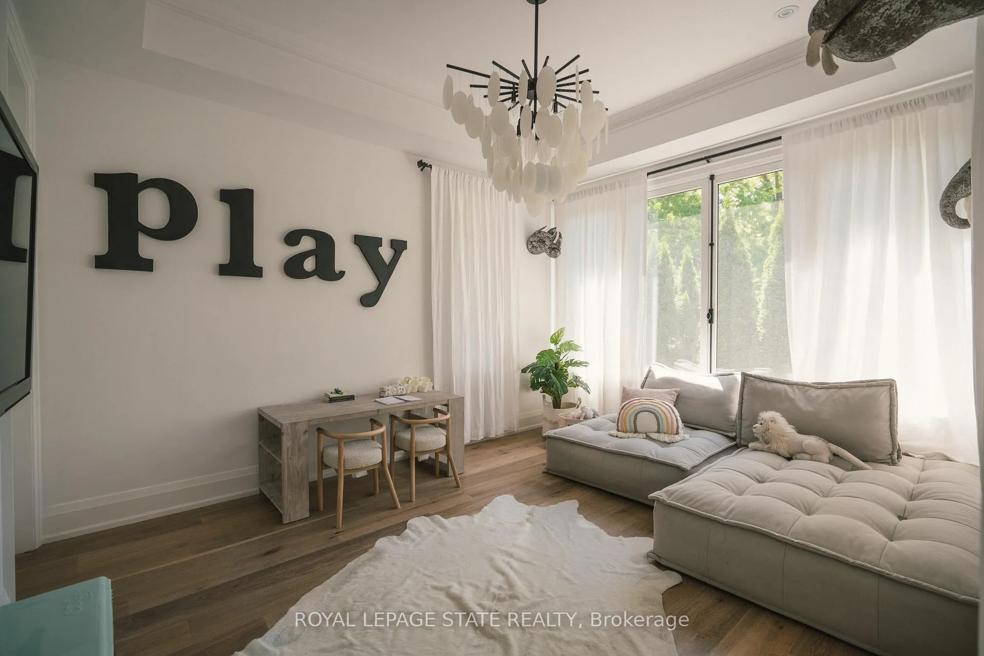 Photo 23 of 147 Beverly Court, Hamilton, Ancaster — HOMEH