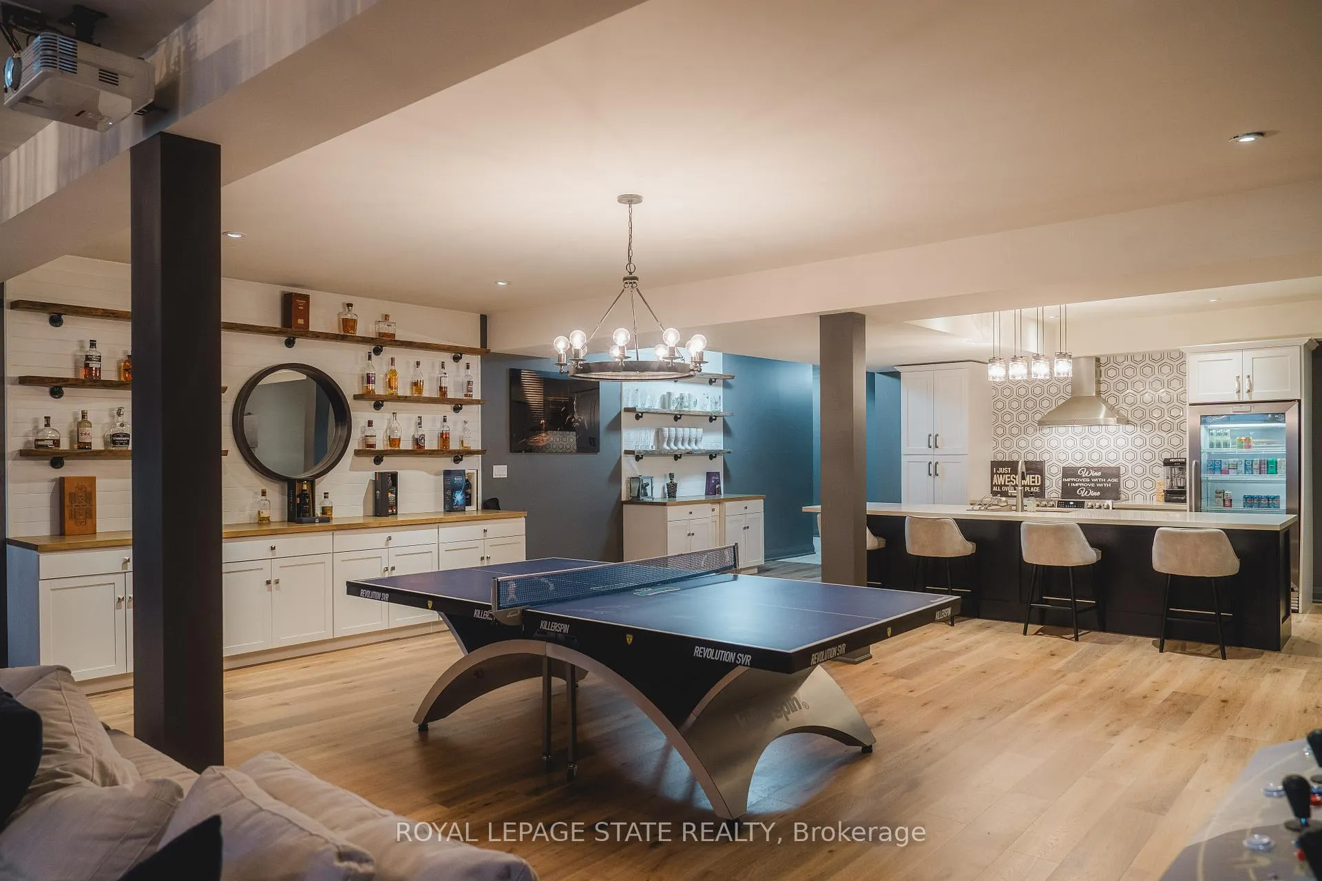 Photo 37 of 147 Beverly Court, Hamilton, Ancaster — HOMEH
