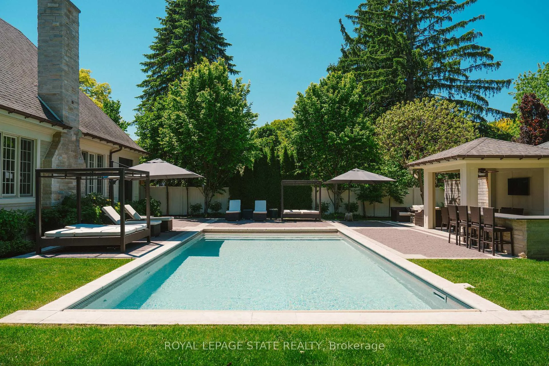 Photo 43 of 147 Beverly Court, Hamilton, Ancaster — HOMEH