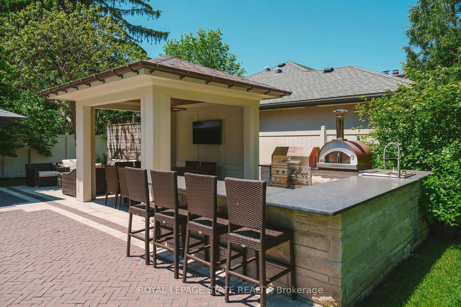 Photo 47 of 147 Beverly Court, Hamilton, Ancaster — HOMEH