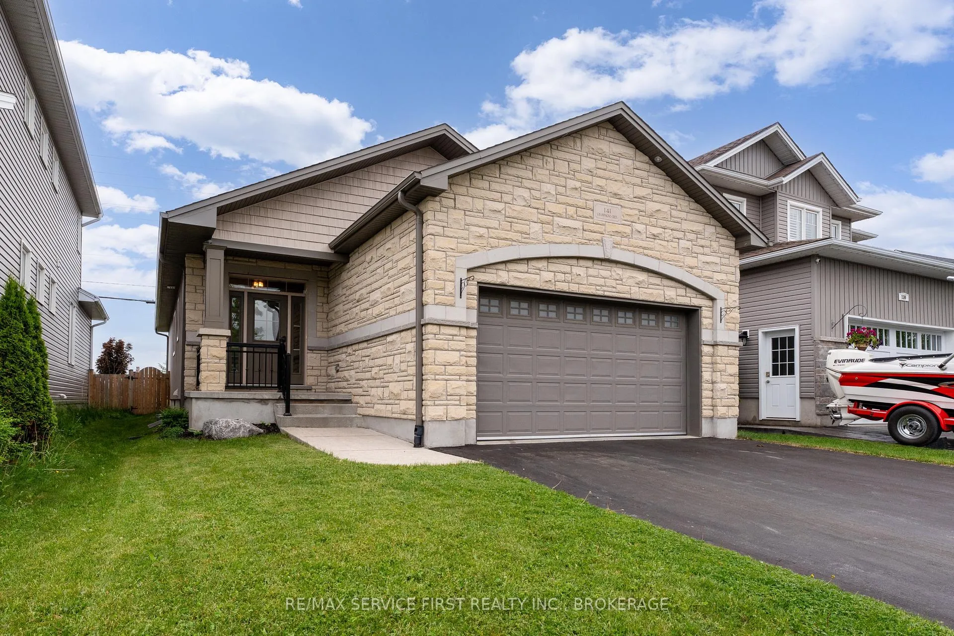 Photo 2 of 141 Champagne Crescent, Loyalist, Amherstview — HOMEH