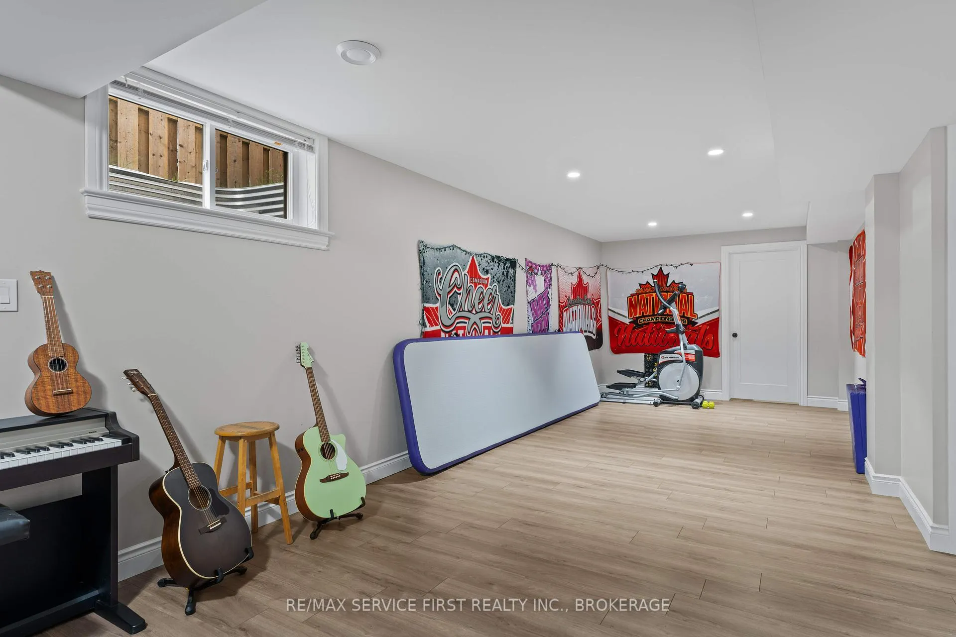 Photo 23 of 141 Champagne Crescent, Loyalist, Amherstview — HOMEH