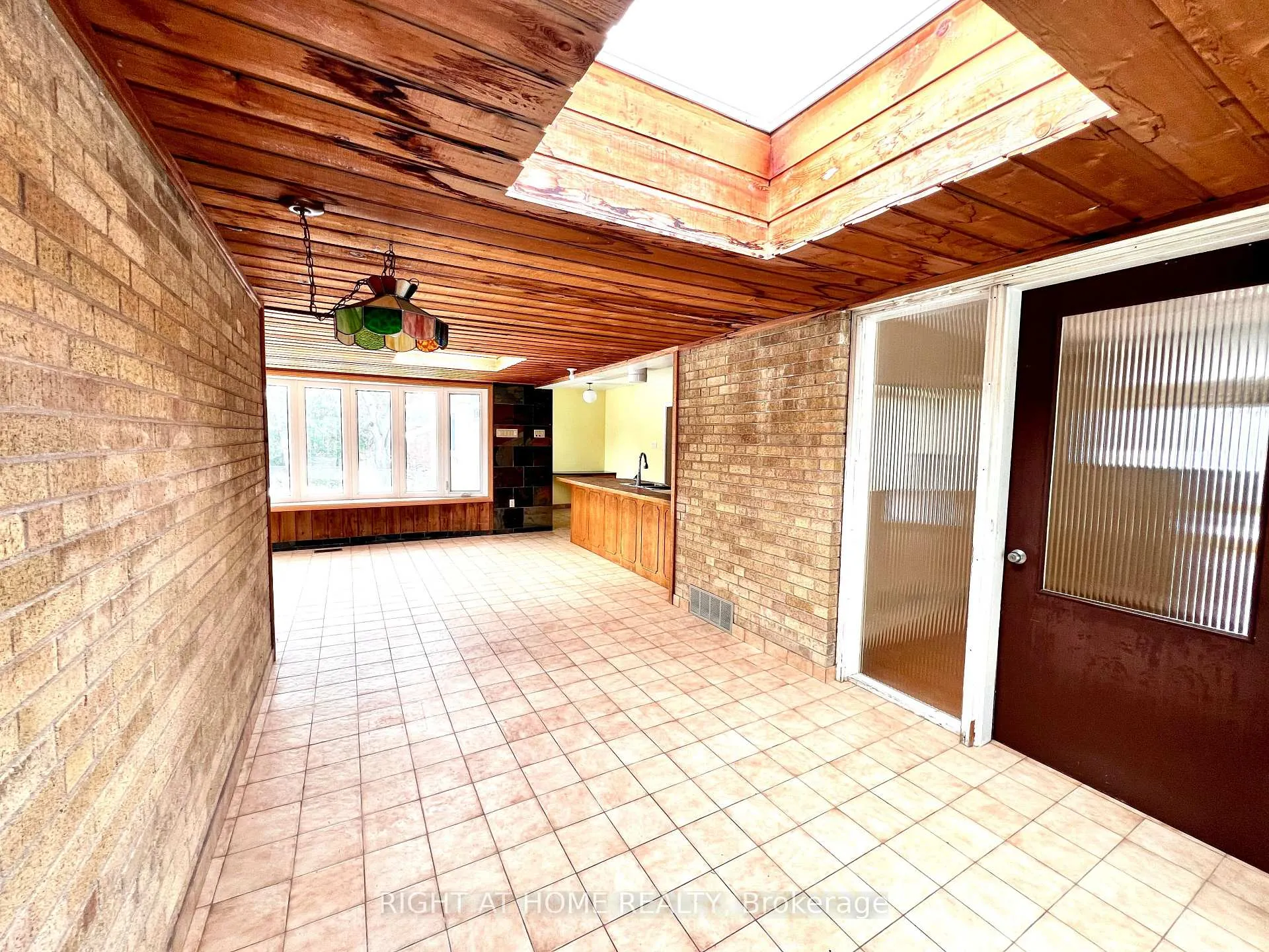 Photo 2 of 77 Riverside Boulevard, Vaughan, Uplands — HOMEH