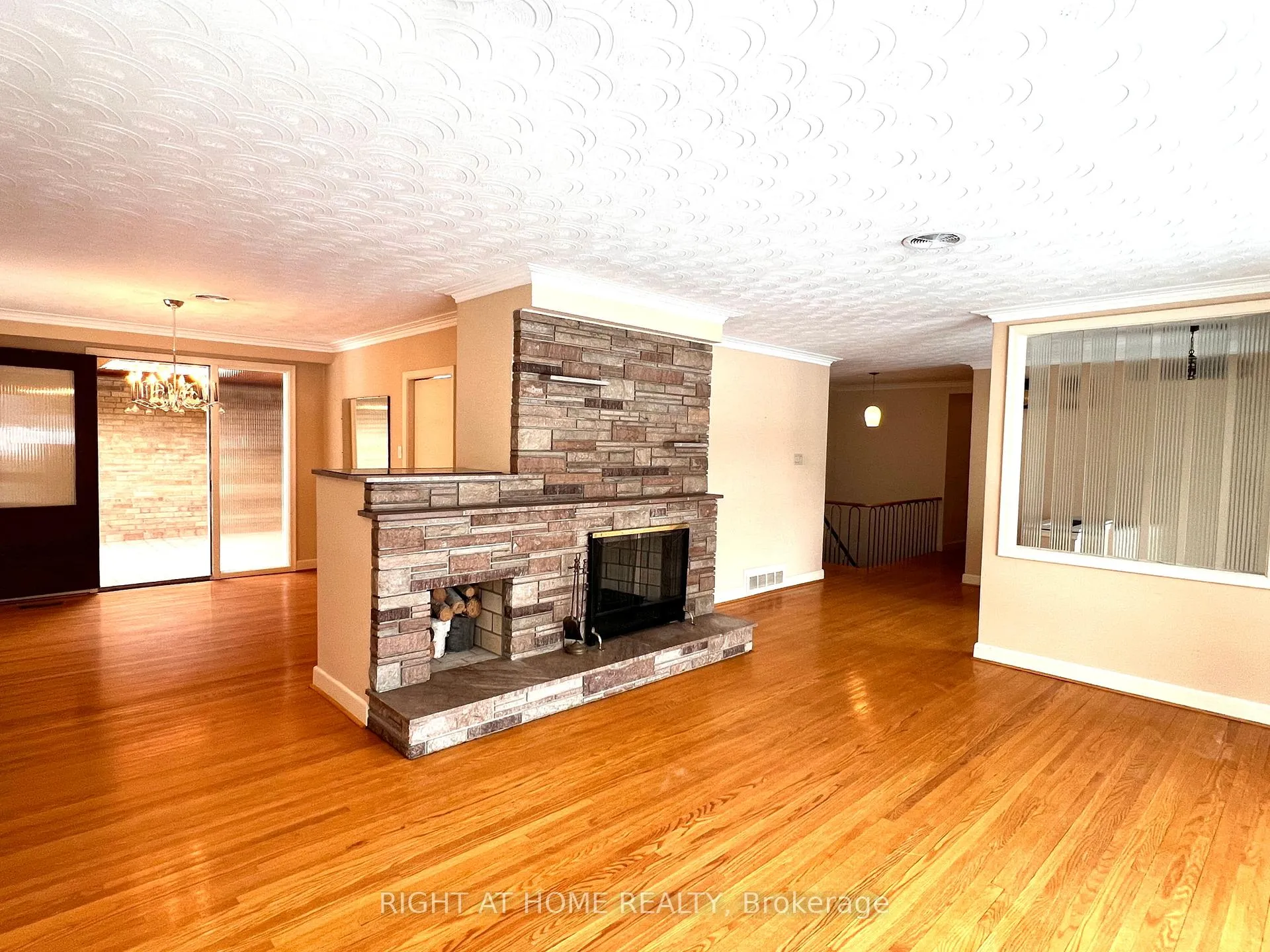 Photo 12 of 77 Riverside Boulevard, Vaughan, Uplands — HOMEH