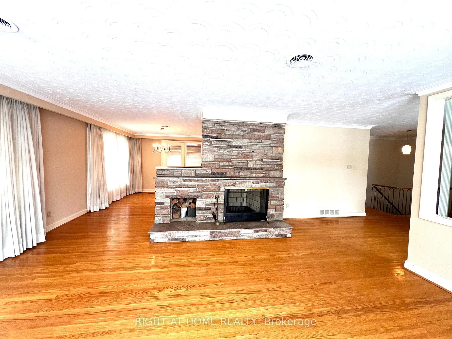 Photo 13 of 77 Riverside Boulevard, Vaughan, Uplands — HOMEH