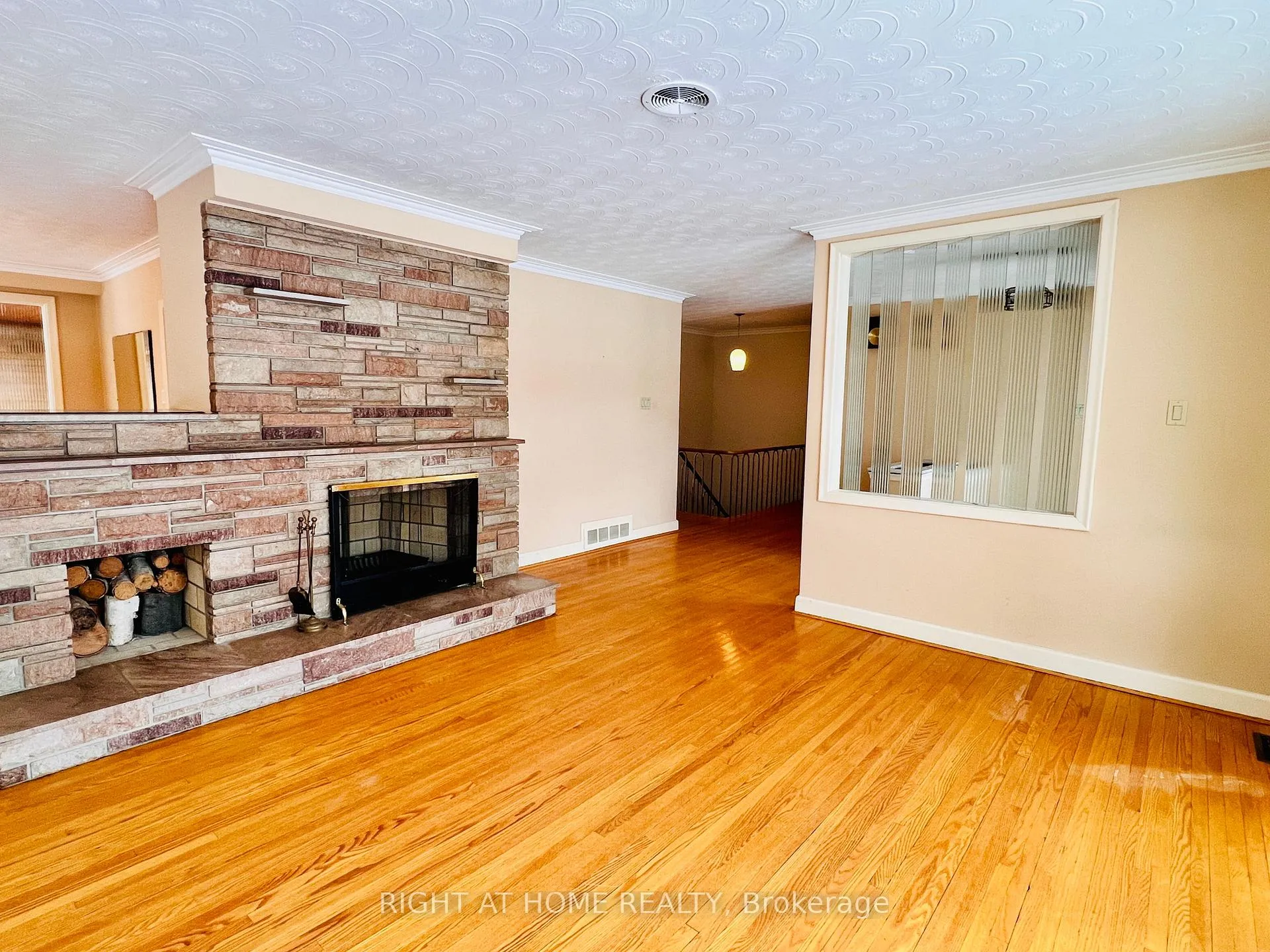 Photo 15 of 77 Riverside Boulevard, Vaughan, Uplands — HOMEH