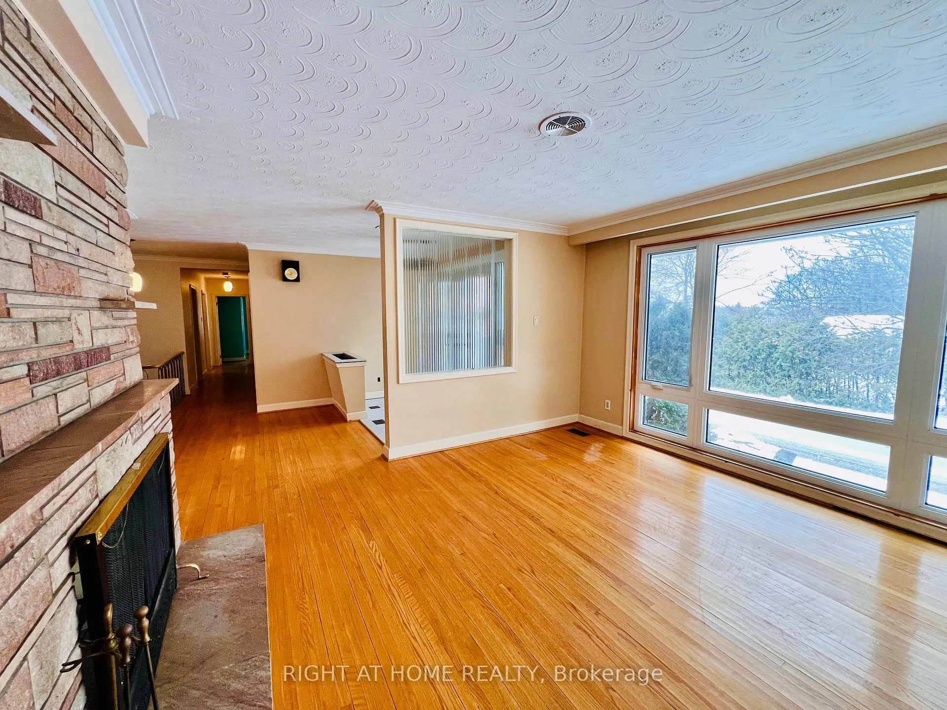 Photo 16 of 77 Riverside Boulevard, Vaughan, Uplands — HOMEH