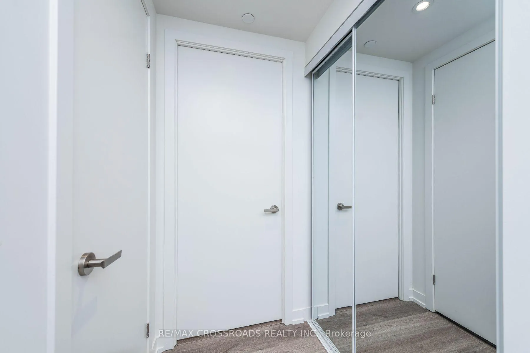 Photo 6 of Unit 2507, 55 Cooper Street, Toronto, Waterfront Communities — HOMEH