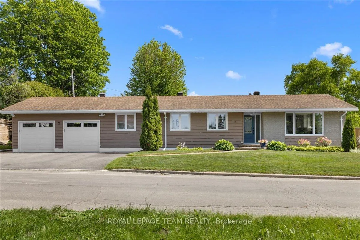 Photo 2 of 2 Lavina Crescent, Ottawa, Leslie Park — HOMEH