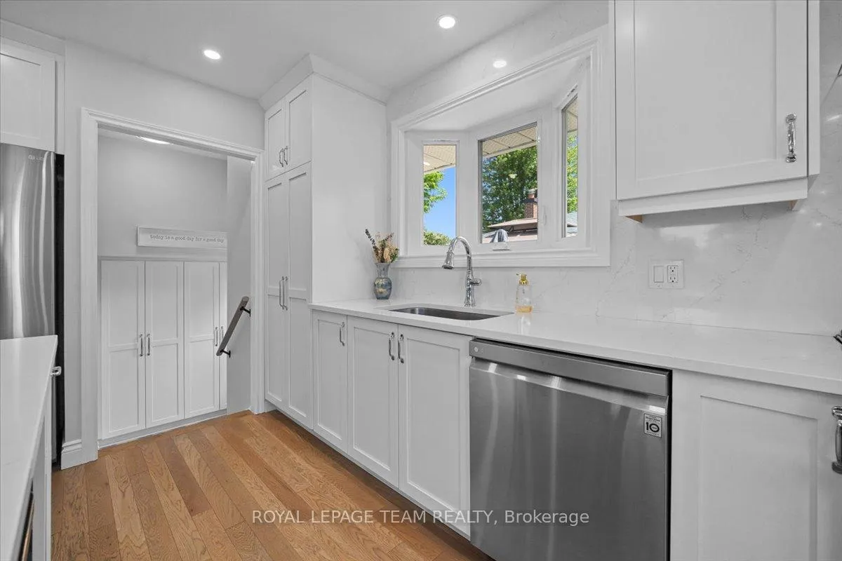 Photo 11 of 2 Lavina Crescent, Ottawa, Leslie Park — HOMEH